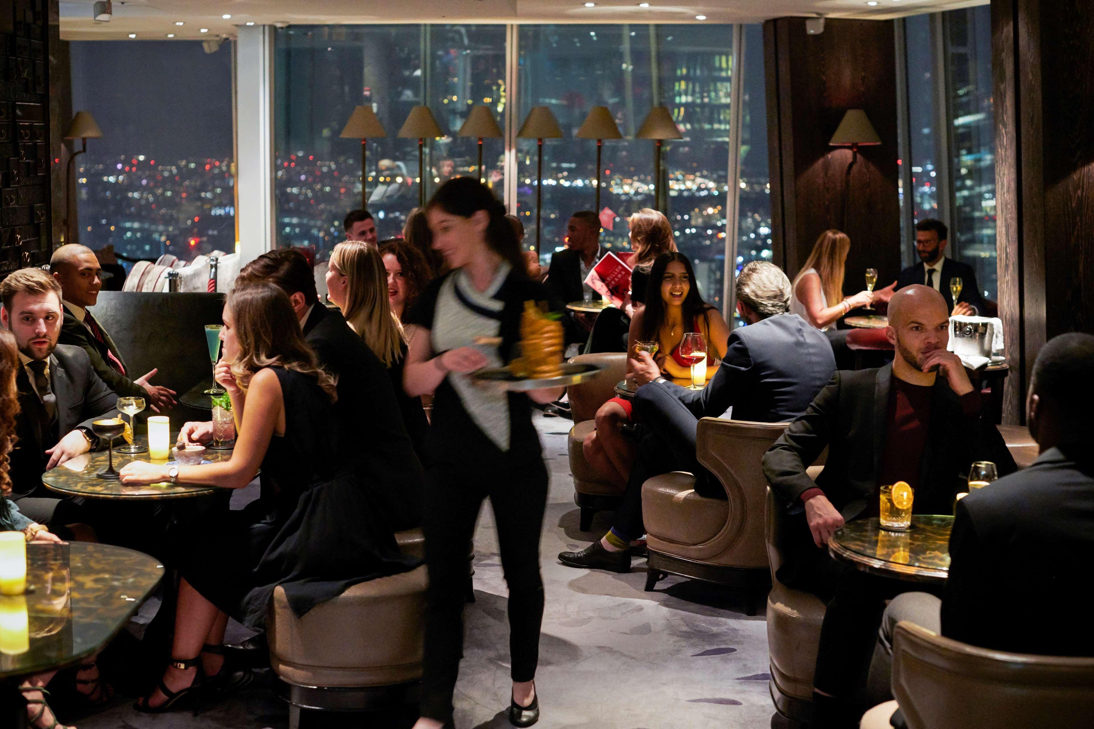 Shangri-La The Shard, London Kültér fotó The bar at the top of the Shard