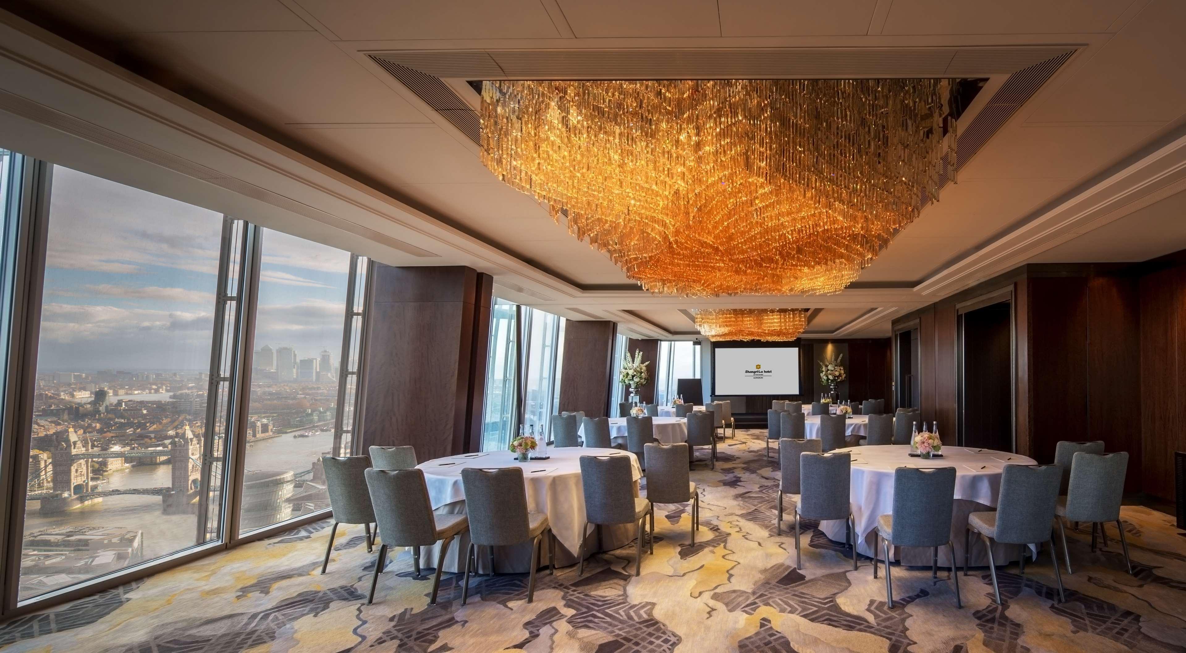 Shangri-La The Shard, London Kültér fotó The meeting room at The Shard