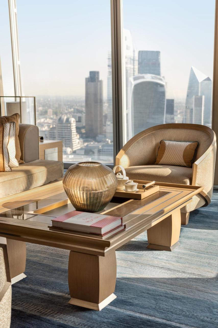 Shangri-La The Shard, London Kültér fotó Interior of a suite at The Ritz-Carlton, Moscow